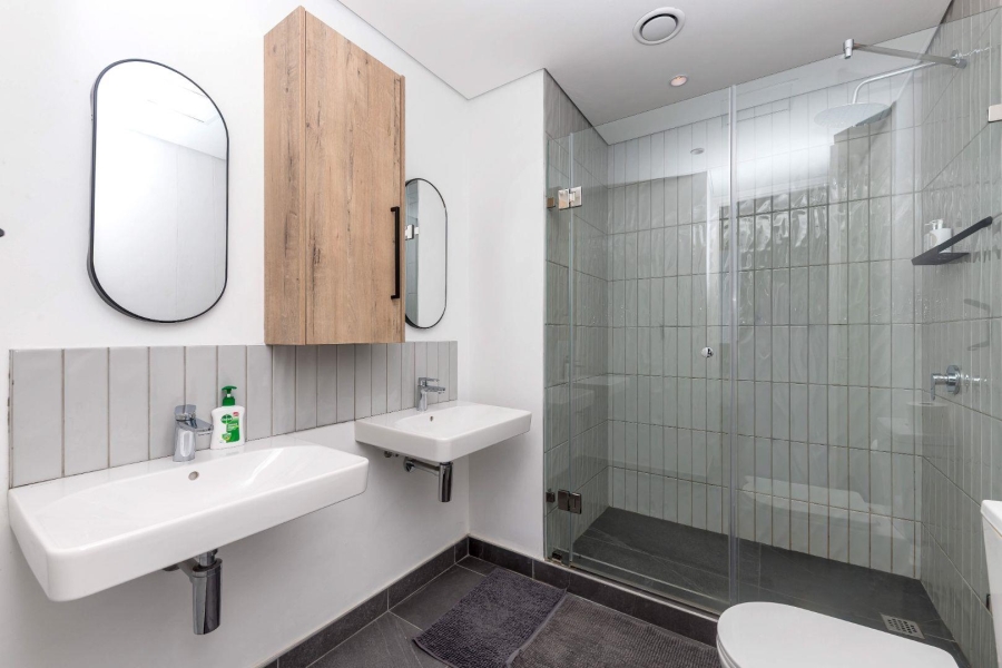 2 Bedroom Property for Sale in Sea Point Western Cape